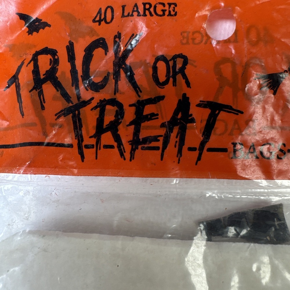 40 Vintage Halloween Paper Trick or Treat "Graveyard" Bags Topstone NOS Made USA - Picture 8 of 12